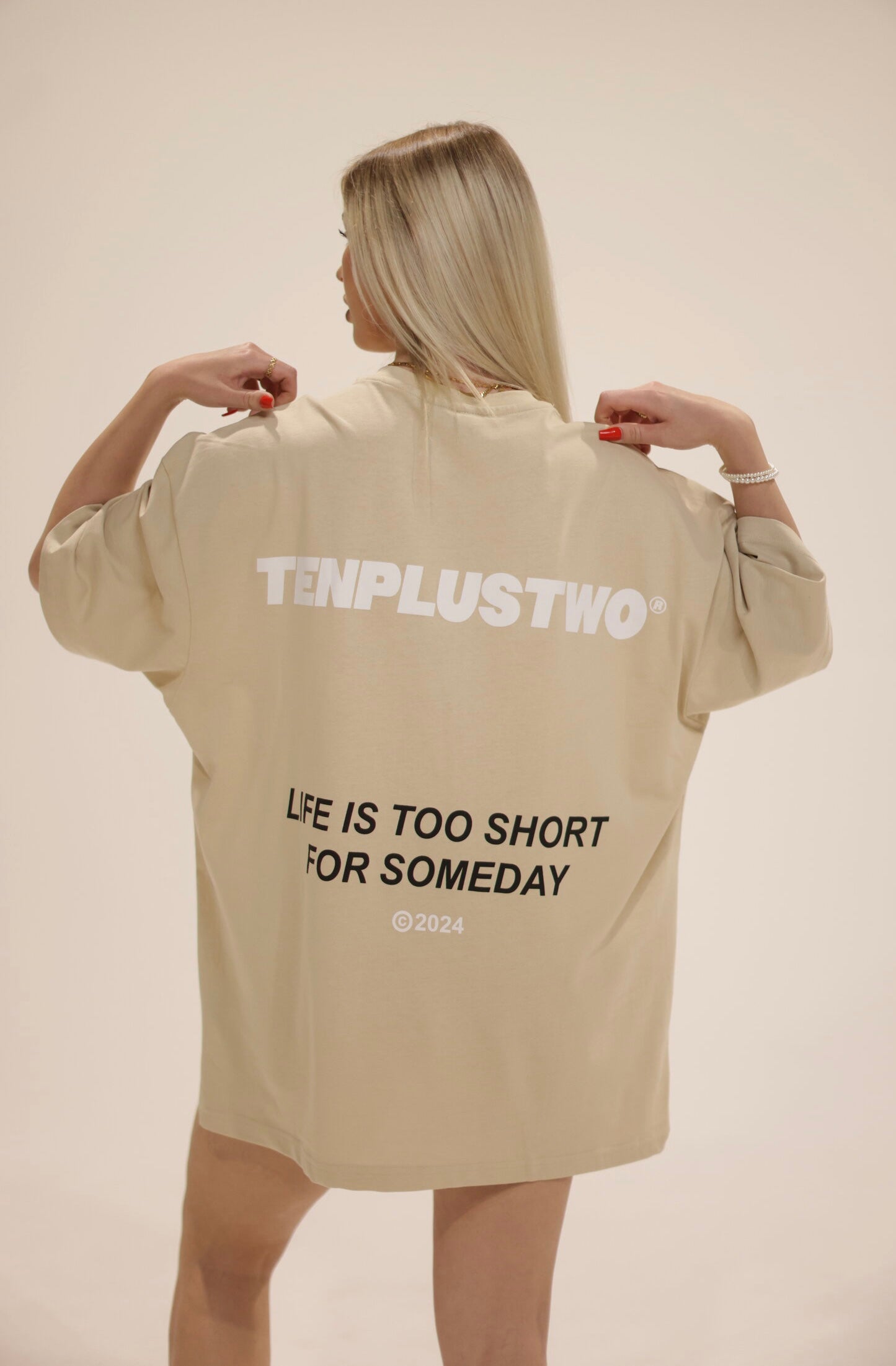 Oversized Creme Tee
